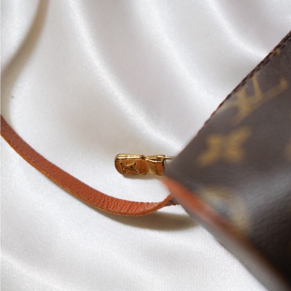 ✨ Authentic Louis Vuitton Mini Papillon Bag Barrel Monogram Logo Purse ✨ - Picture 6 of 7